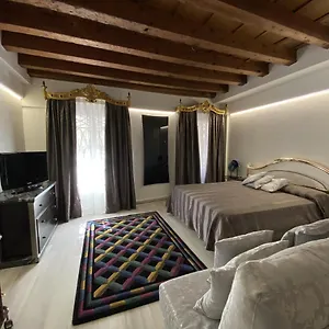 suite-canal-view-venice.hotelinveneto.com/
